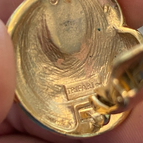 Vintage Trifari Gold Tone Faux Pearl Clip on. Earrings - Picture 6 of 6